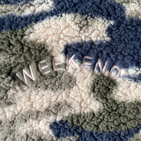 Sweater - Picture 2 of 3